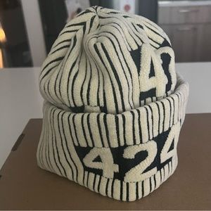 424 STRIPED BEANIE - NWOT
